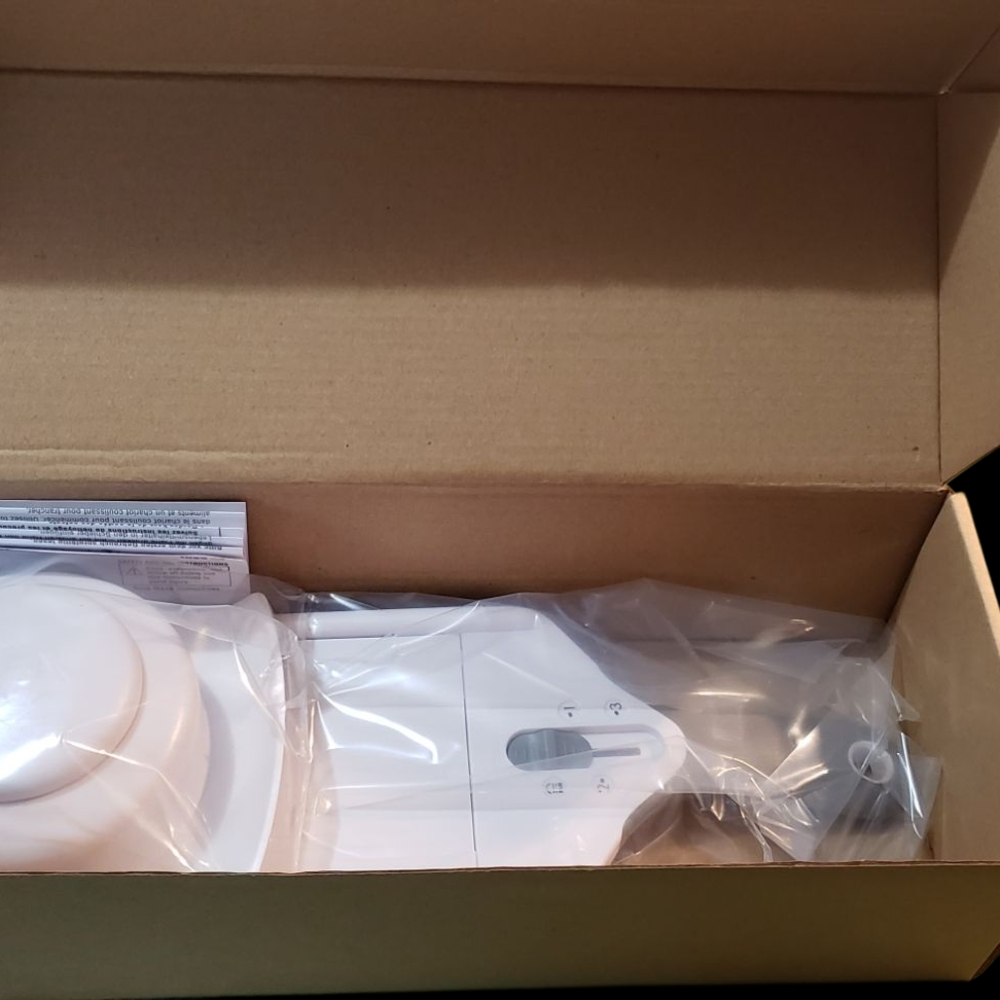 BRAND NEW Pampered Chef Simple Slicer